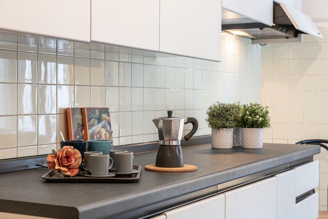 Apartament Joivy Sophisticated 3-Bed Flat With Desk Mediolan Zewnętrze zdjęcie
