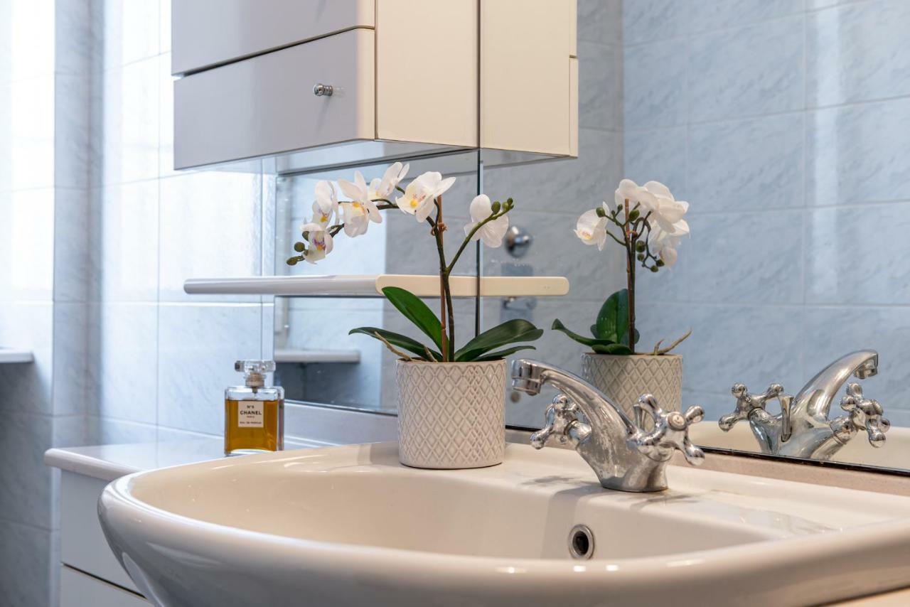 Apartament Joivy Sophisticated 3-Bed Flat With Desk Mediolan Zewnętrze zdjęcie